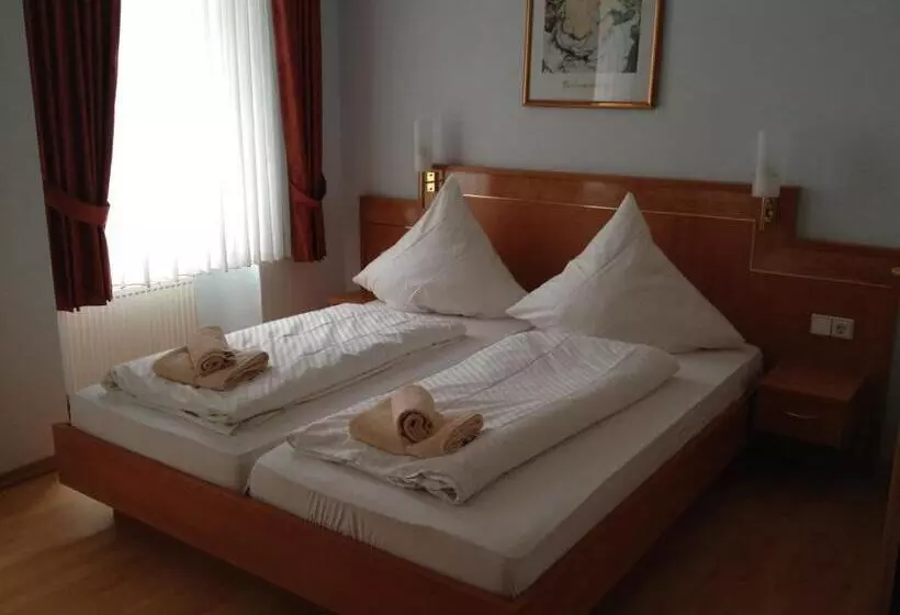 Yumi Hotel Sushi Steaks & Friends