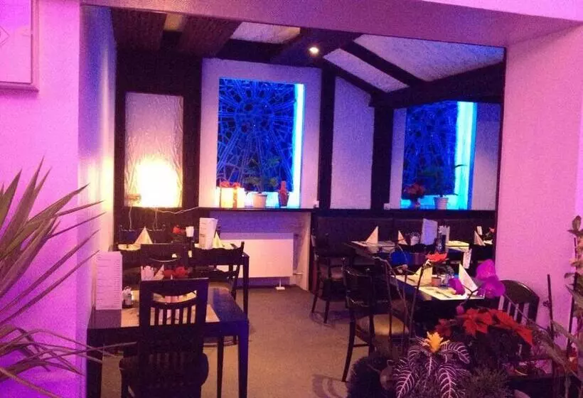 Yumi Hotel Sushi Steaks & Friends