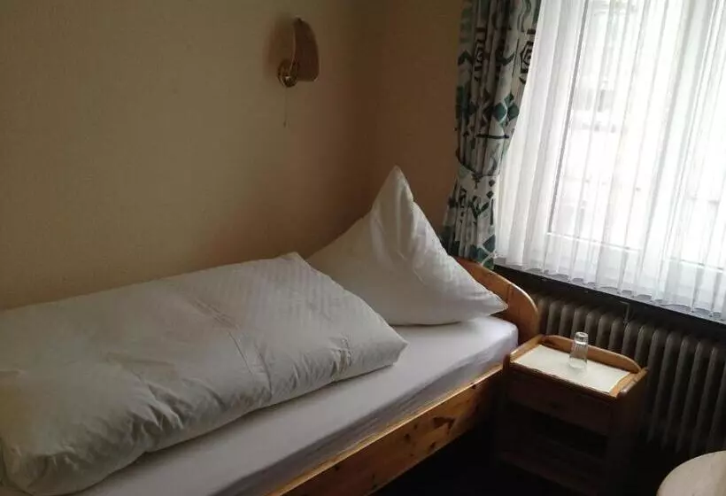 Yumi Hotel Sushi Steaks & Friends