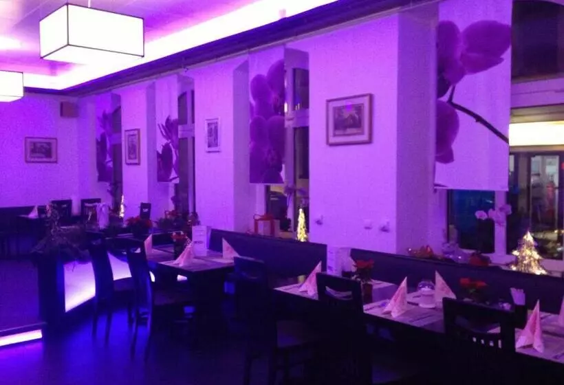 Yumi Hotel Sushi Steaks & Friends