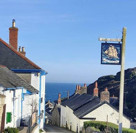 Bed and Breakfast The Ship Inn