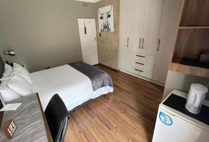 Majatalo Siesta Guest House