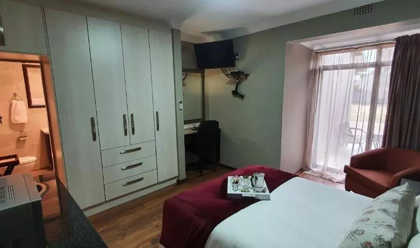 Majatalo Siesta Guest House