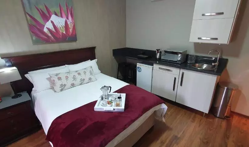 Majatalo Siesta Guest House