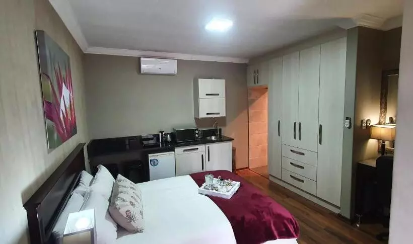 Majatalo Siesta Guest House
