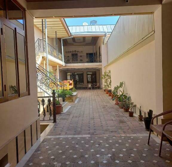 פנסיון Yusuf Gold House