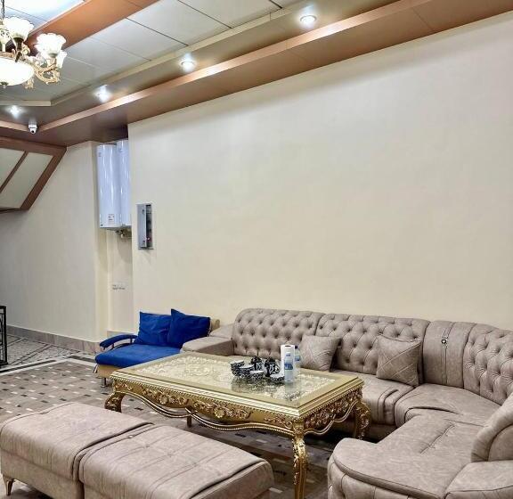 פנסיון Yusuf Gold House