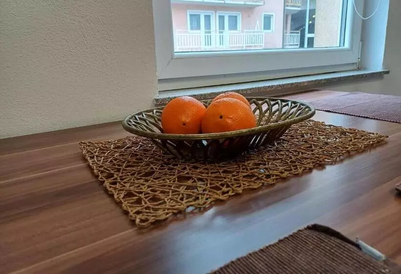 تختخواب و صبحانه Rose Apartmans