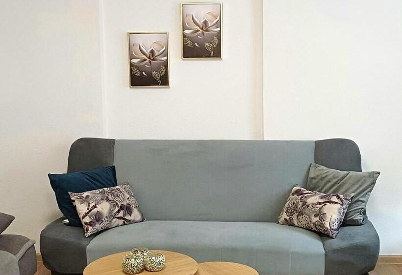 تختخواب و صبحانه Rose Apartmans