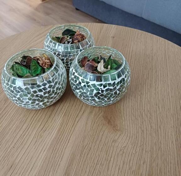 تختخواب و صبحانه Rose Apartmans