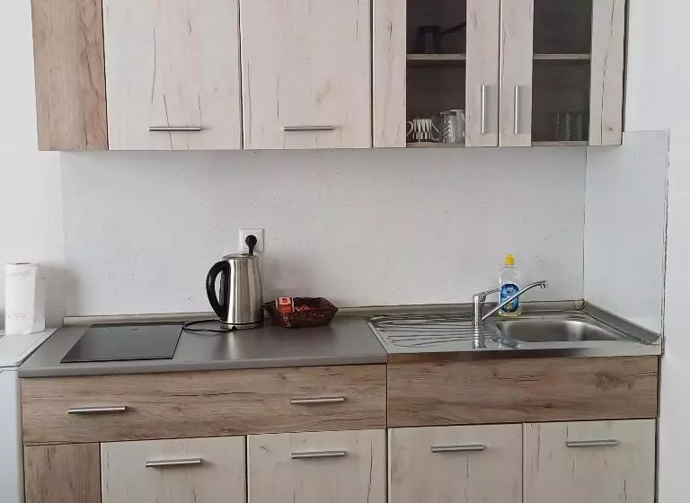 تختخواب و صبحانه Rose Apartmans