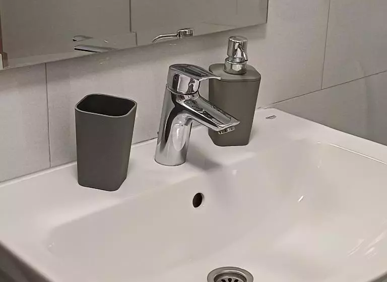 تختخواب و صبحانه Rose Apartmans