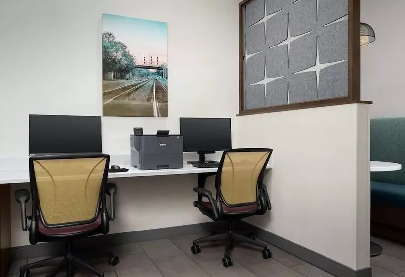 هتل Home2 Suites By Hilton Durham University Medical Center