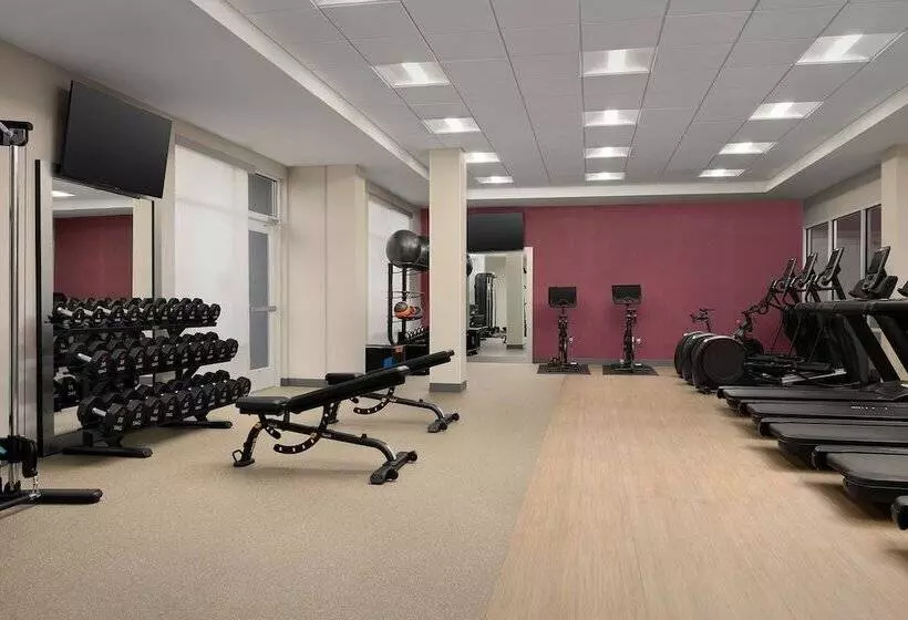 هتل Home2 Suites By Hilton Durham University Medical Center