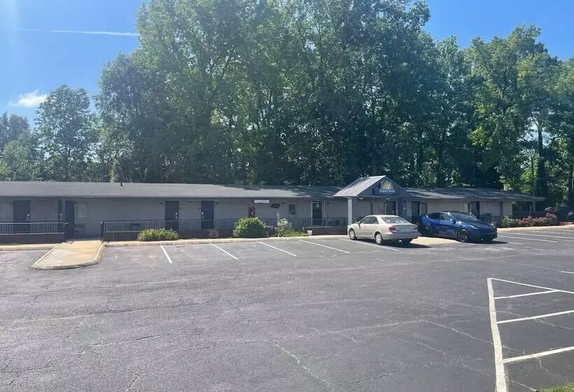 Hotelli Days Inn By Wyndham Salisbury, Nc