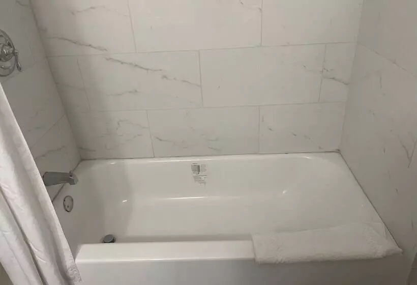 Hotelli Days Inn By Wyndham Salisbury, Nc