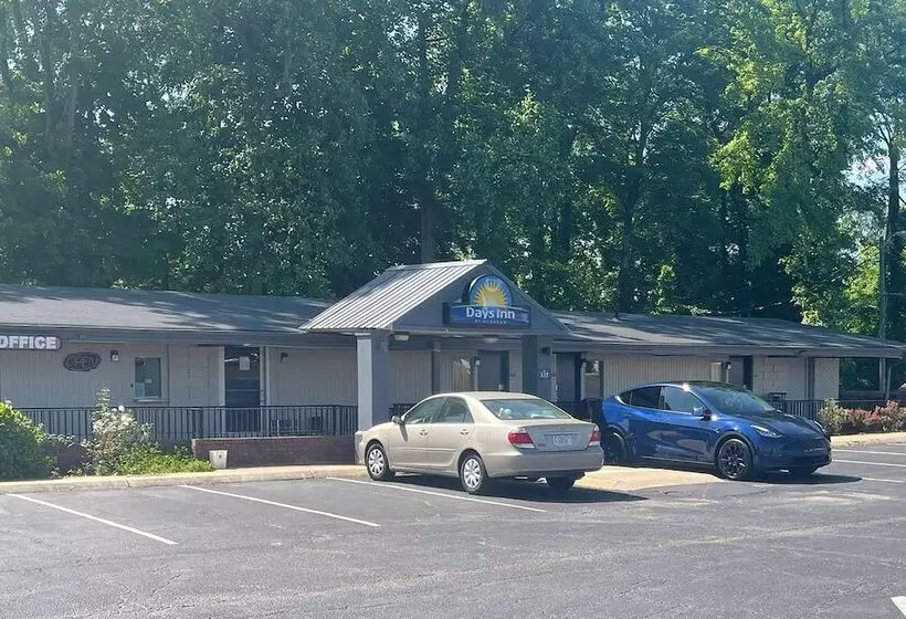 Hotelli Days Inn By Wyndham Salisbury, Nc