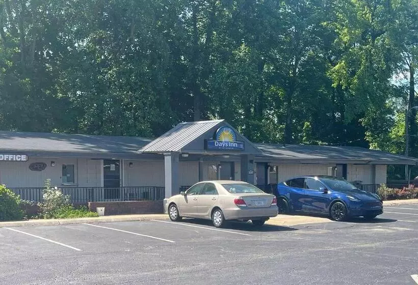 Hotelli Days Inn By Wyndham Salisbury, Nc