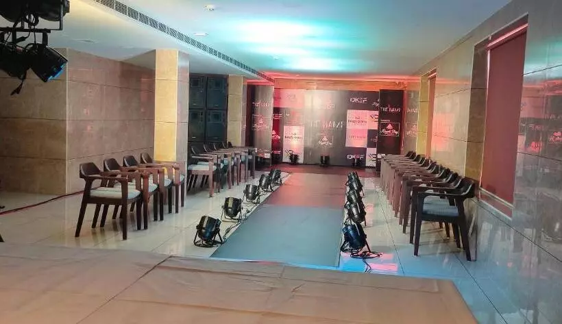 ホテル Jaas Continental