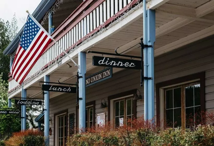 Hotelli Volcano Union Inn And Pub