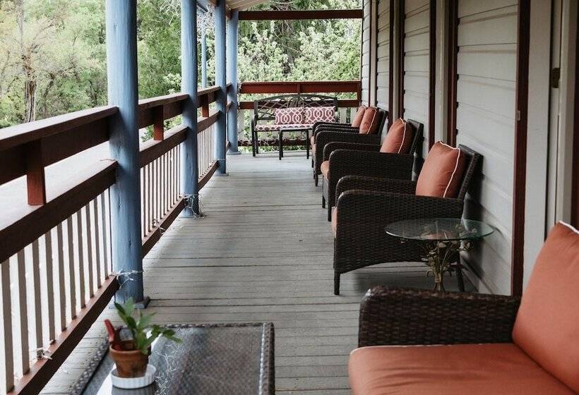 酒店 Volcano Union Inn And Pub