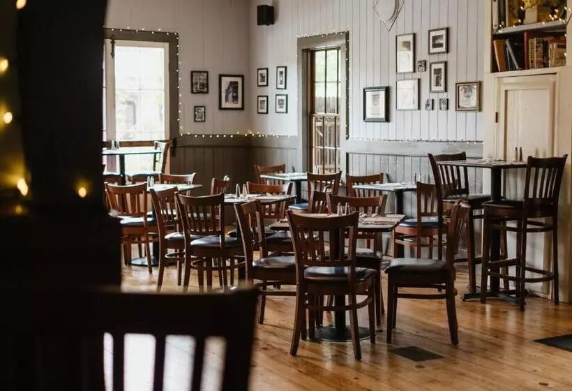 Hotelli Volcano Union Inn And Pub