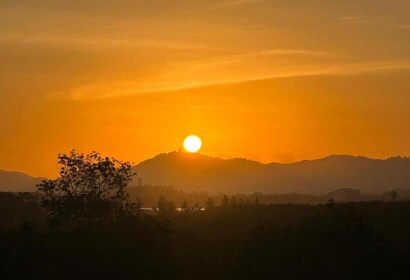 So View Phuket Resort