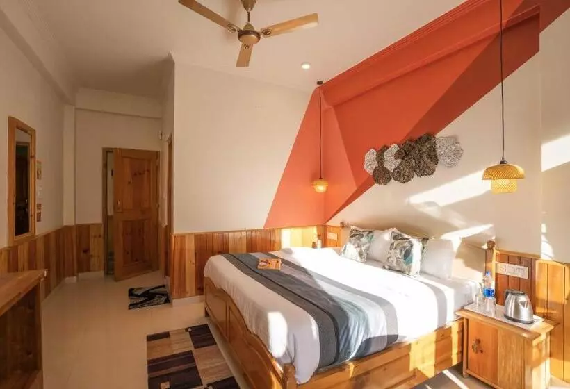 ユースホステル Zostel Kasol