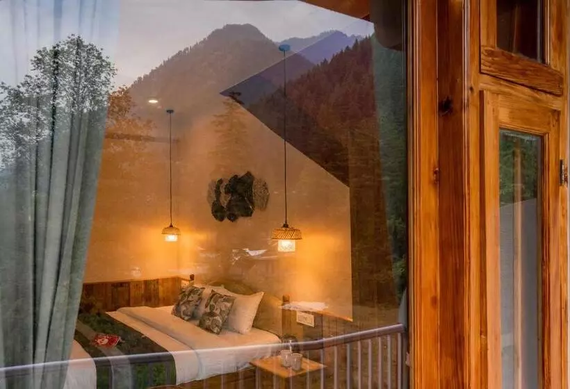 ユースホステル Zostel Kasol