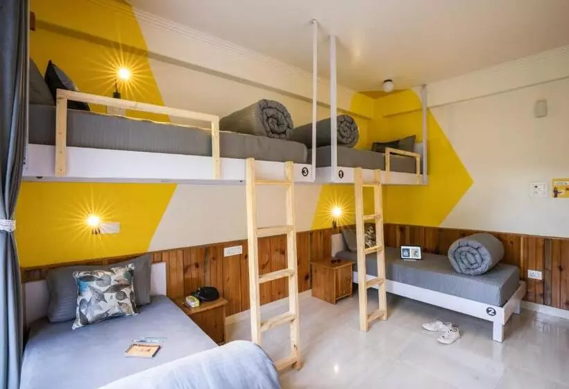 ユースホステル Zostel Kasol