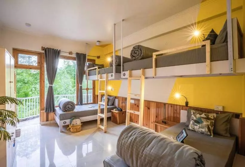 ユースホステル Zostel Kasol