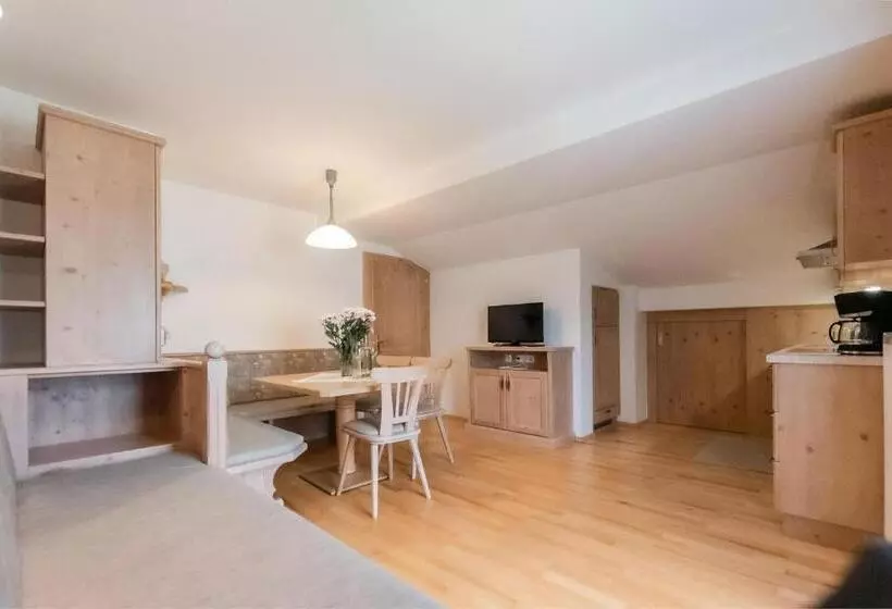 ホテル Ferienwohnung Hartlgut