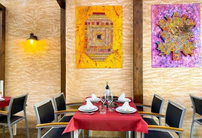 בית מלון כפרי Hostal Ainoa