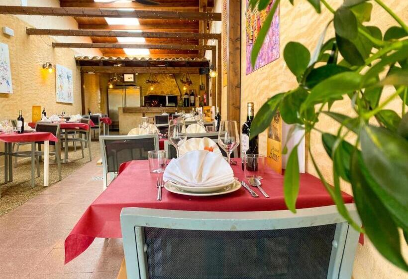 בית מלון כפרי Hostal Ainoa