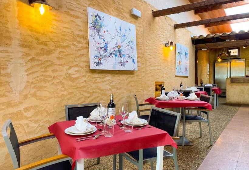 בית מלון כפרי Hostal Ainoa