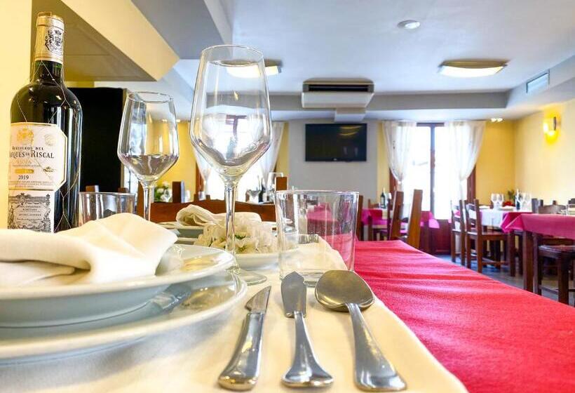 בית מלון כפרי Hostal Ainoa