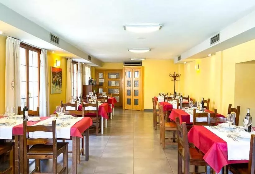 Hotelli Hostal Ainoa