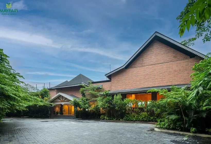 ホテル Mayfair Spring Valley Resort Guwahati