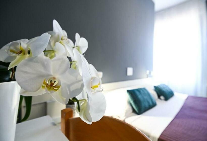 בית מלון כפרי Montebello Nuova Gestione