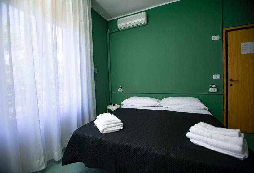 בית מלון כפרי Montebello Nuova Gestione