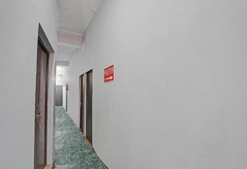 Hotel Pop 81269  Paras Inn