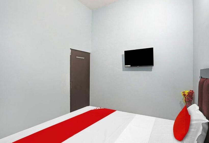 Hotel Pop 81269  Paras Inn