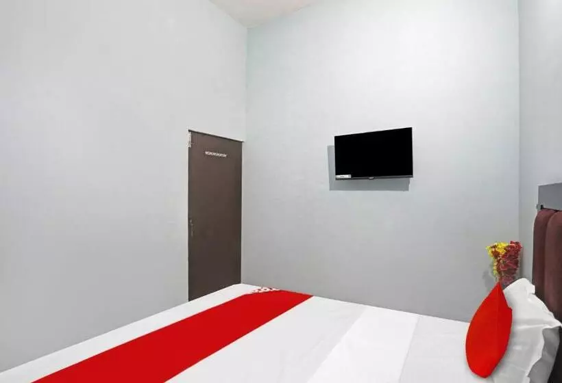ホテル Pop 81269 Paras Inn