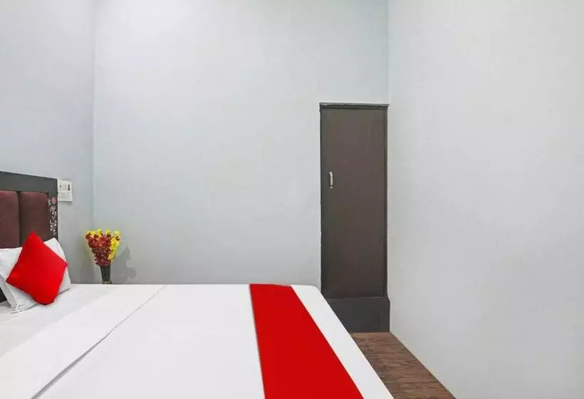 ホテル Pop 81269 Paras Inn