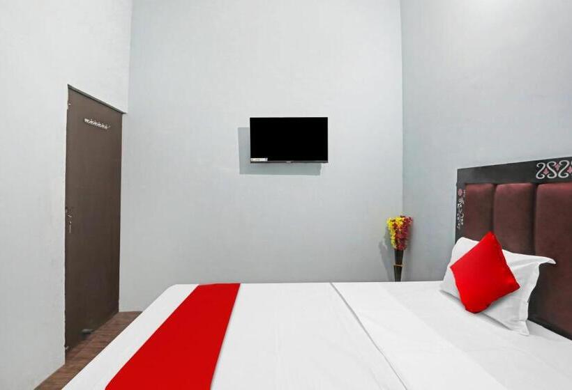 Hotel Pop 81269  Paras Inn