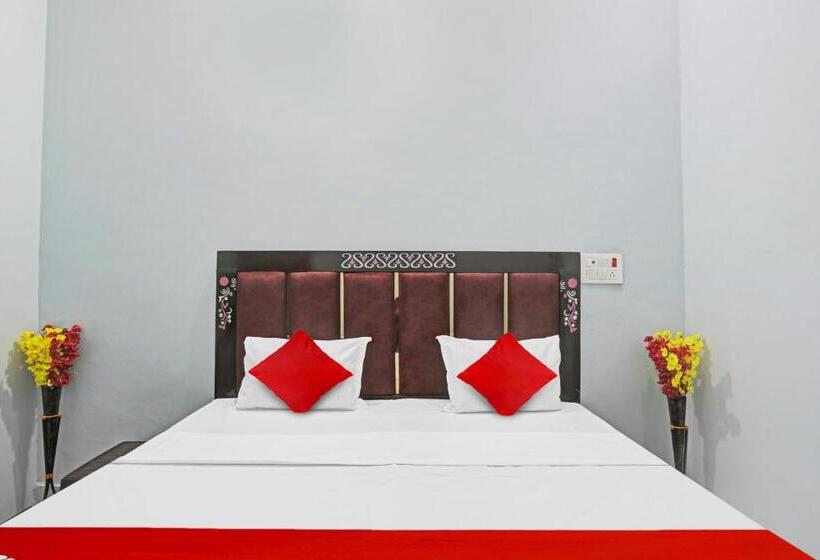 Hotel Pop 81269  Paras Inn