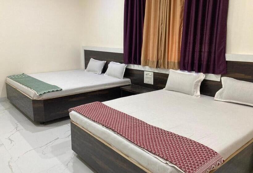 Hotel Sai Viraj Palace