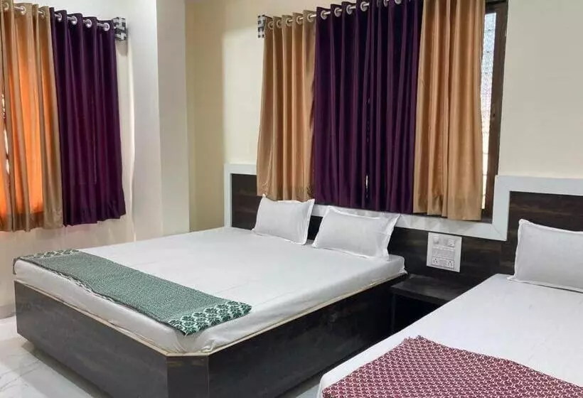 ホテル Sai Viraj Palace