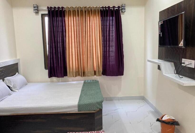 Hotel Sai Viraj Palace