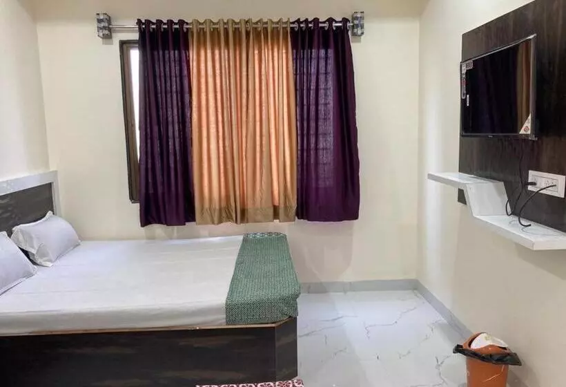 ホテル Sai Viraj Palace